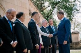 IOHANNIS A SEMNAT PENTRU MUNCA DE ACASA – Presedintele a promulgat legea Alinei Gorghiu. Sunt prevederi pentru parintii cu copii (Document)