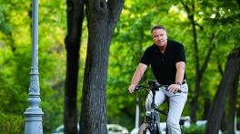 IOHANNIS, AJUTOR PENTRU BICICLISTI – Legea este in vigoare (Document)