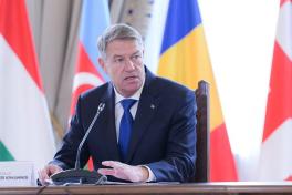 IOHANNIS PROMITE CA NU SE REDUC SALARIILE - Presedintele Romaniei: "Nu vor fi dati afara si nu se taie”