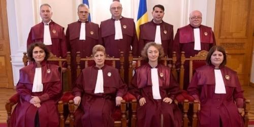 Legea PFA, neconstitutionala. Actul normativ prevede ca persoanele fizice autorizate pot sa se transforme in persoane juridice dupa un an de functionare