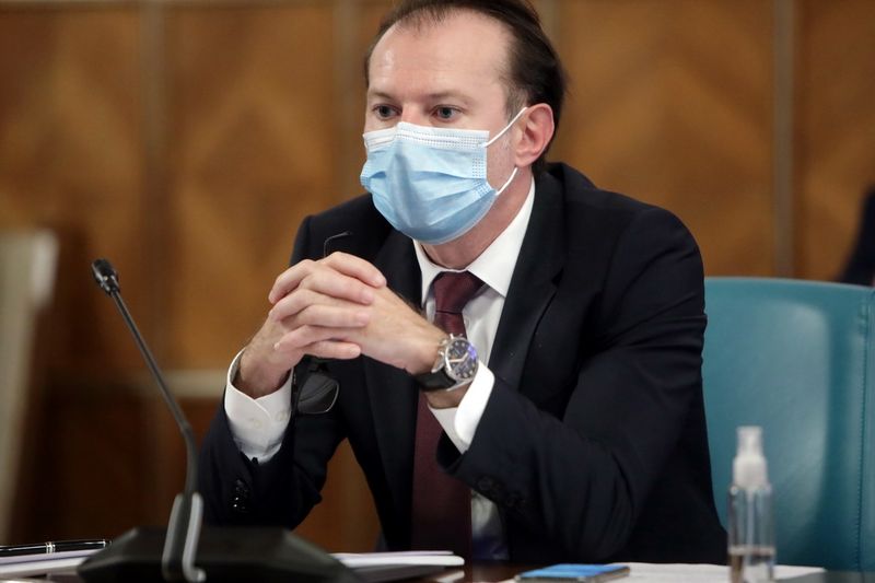 Ministrul Finantelor Florin Citu (foto) este somat sa aduca banii pe care i-ar avea in off-shore
